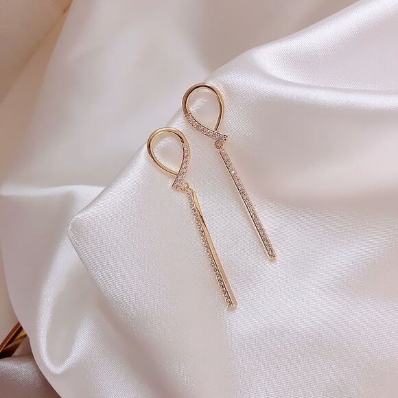 Novah Gold Crystal Stick Dangle Earrings 1-M-2-026 - Picture 2 of 4